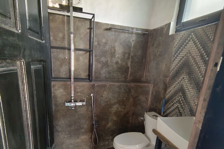 Room 10 of 19