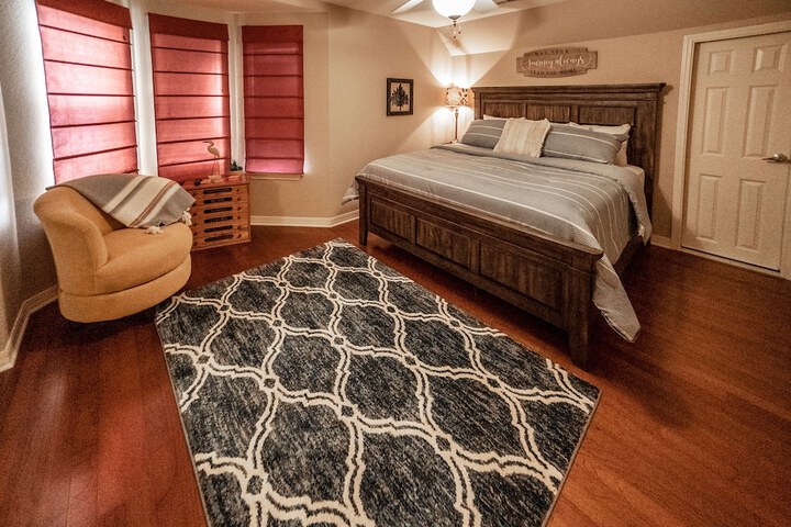 Room 3 of 9