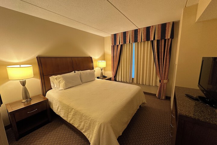 Room 5 of 28