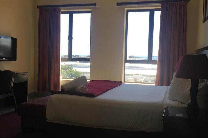 Room 15 of 48