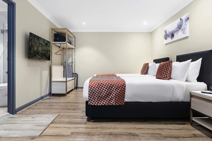 Room 8 of 38