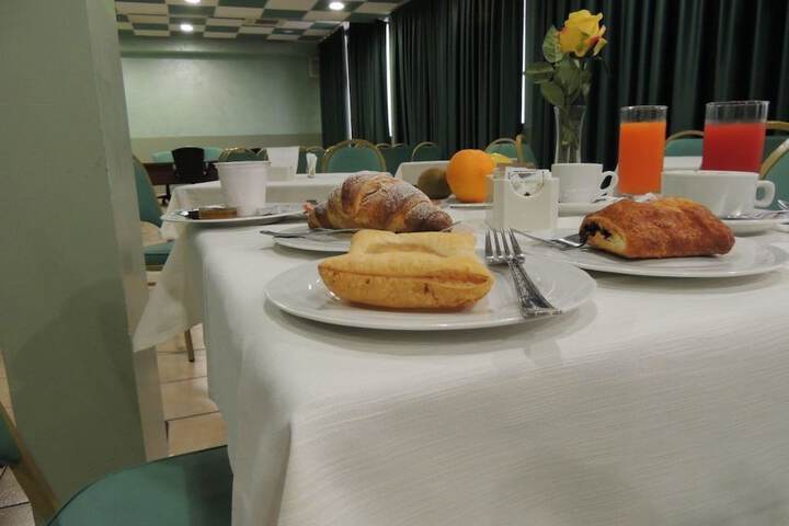 Breakfast/Coffee Service 31 of 48