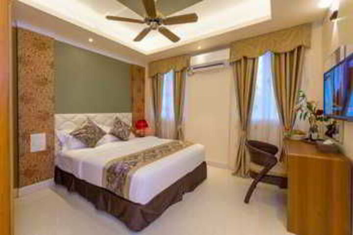 Room 14 of 27