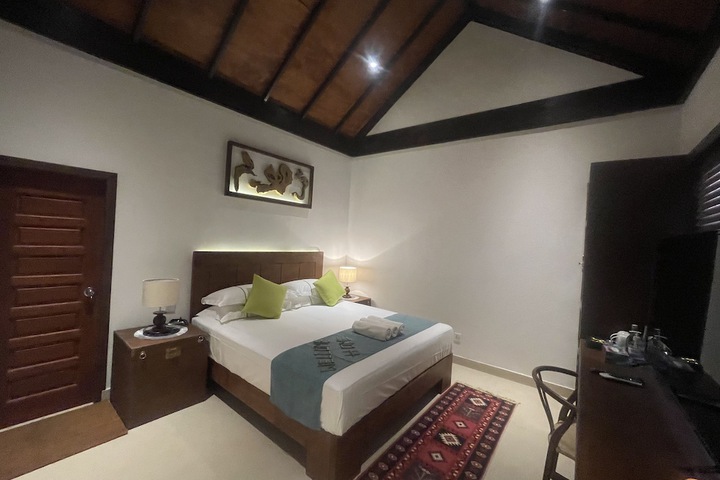 Room 2 of 22