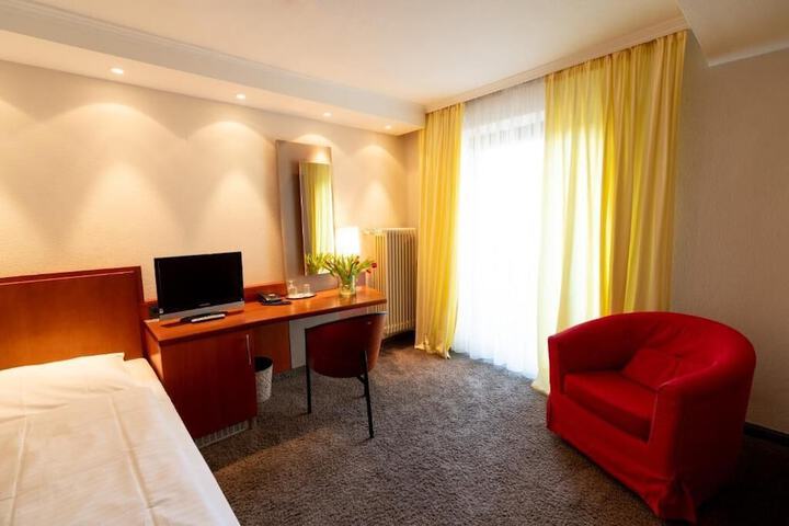 Room 7 of 39