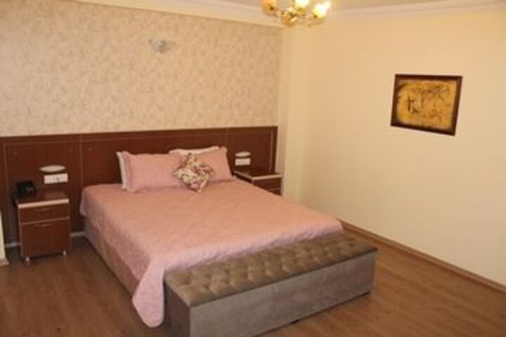 Room 7 of 35