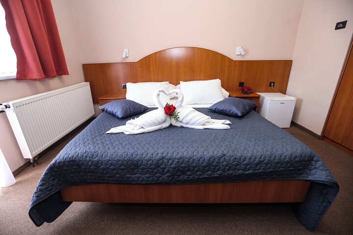 Room 13 of 94