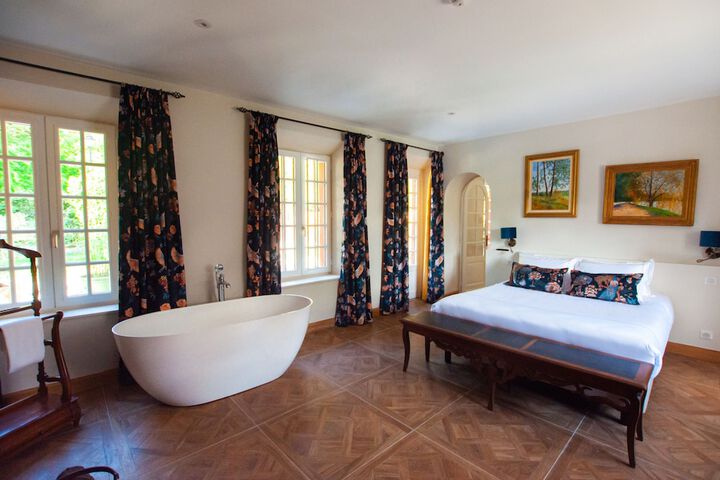 Room 4 of 76