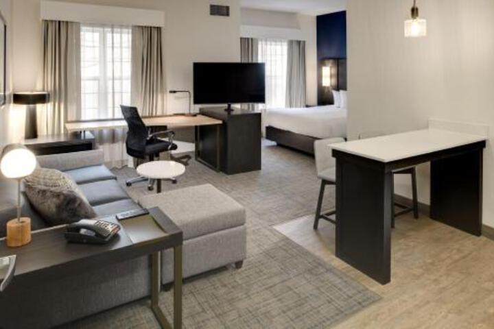 Room 33 of 37