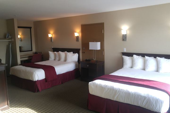 Room 4 of 32