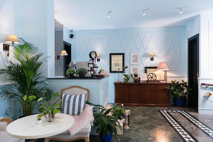 Guest Lobby