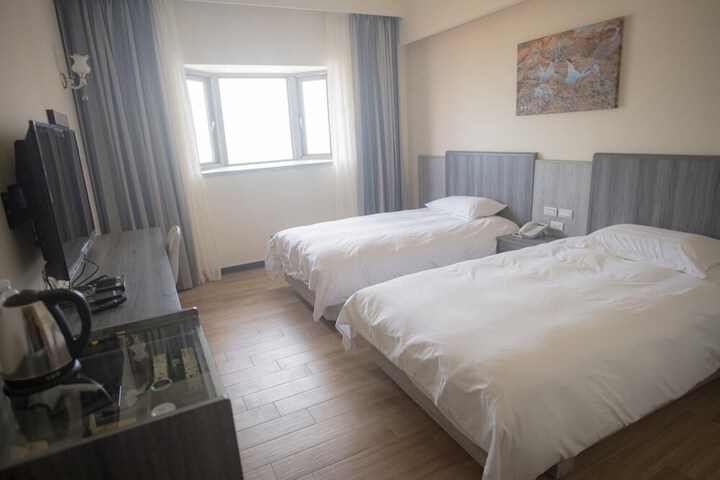 Room 8 of 27