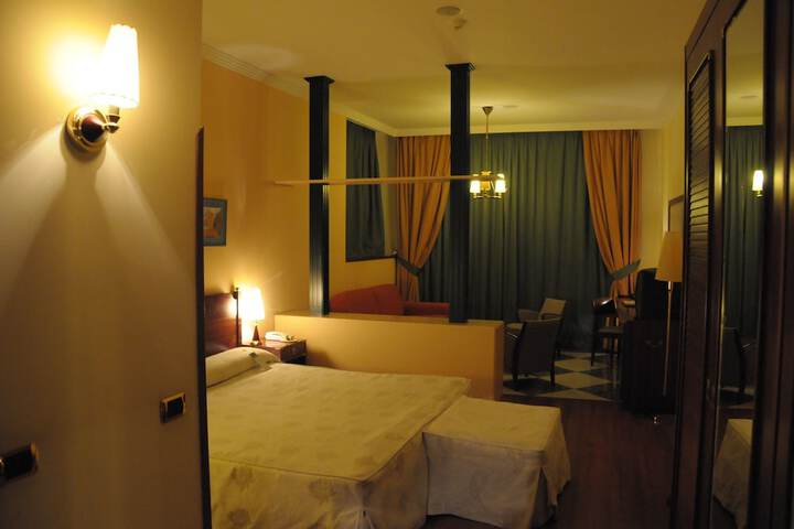 Room 2 of 47