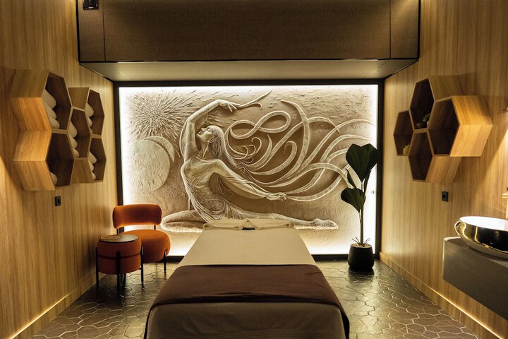 Hotel 77 of 77