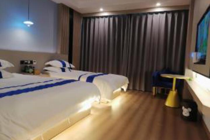 Room 8 of 8