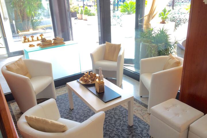 Lounge 40 of 59