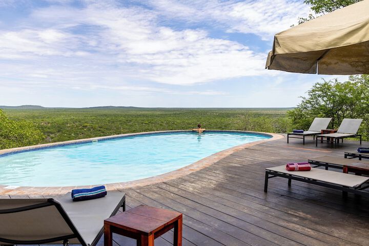 Hotel Pool