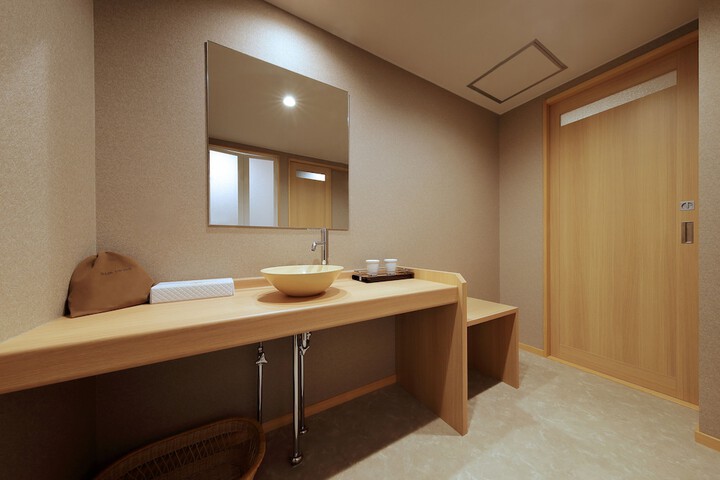 Room 14 of 123