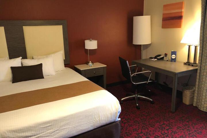 2 Queen Beds (3 of 12)