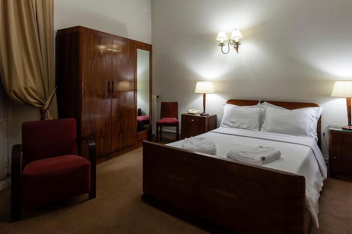 Room 28 of 62