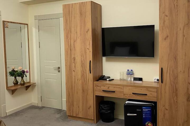 Room 10 of 19