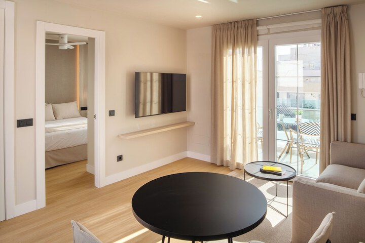 Room 7 of 35