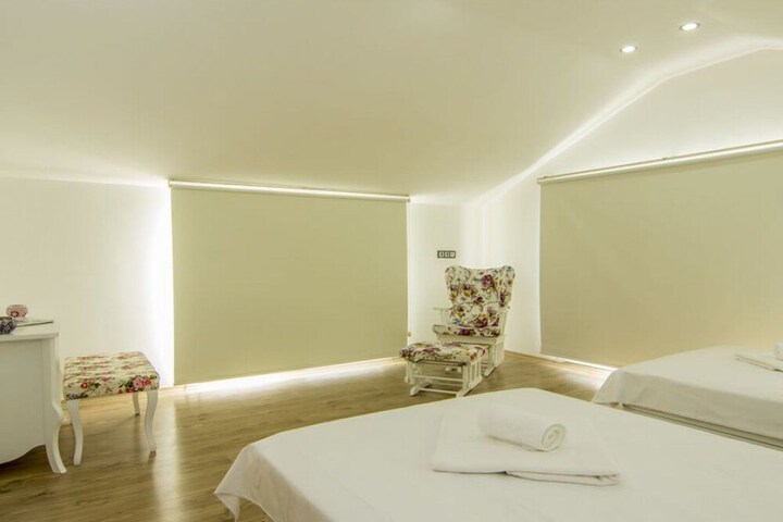 Room 11 of 35