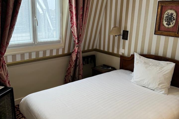 Room 36 of 60