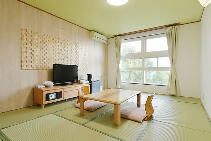 Room 12 of 69