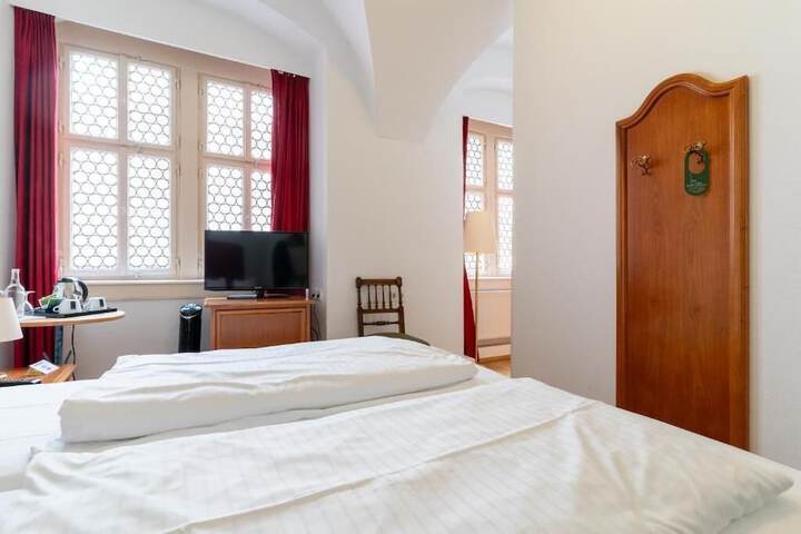 Room 16 of 25