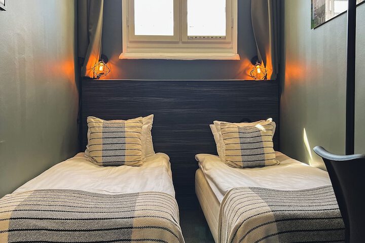 Room 44 of 62