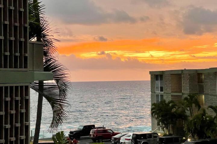 Alii Villas Condominiums in Kailua-Kona, HI