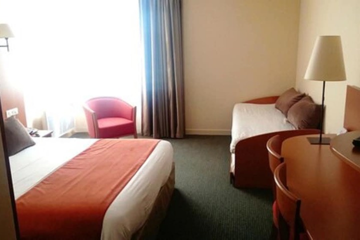 Room 9 of 44