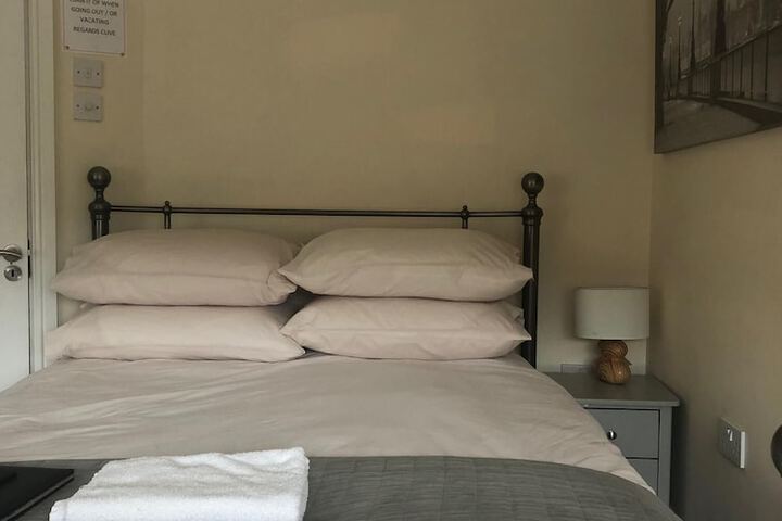 Room 8 of 25