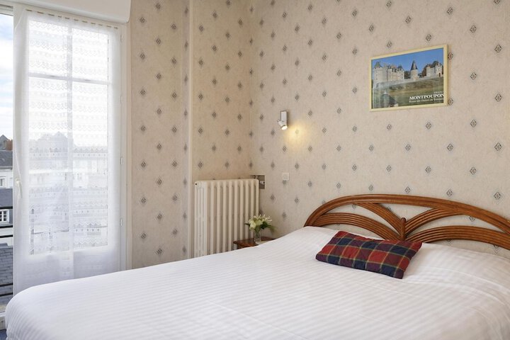 Room 10 of 43