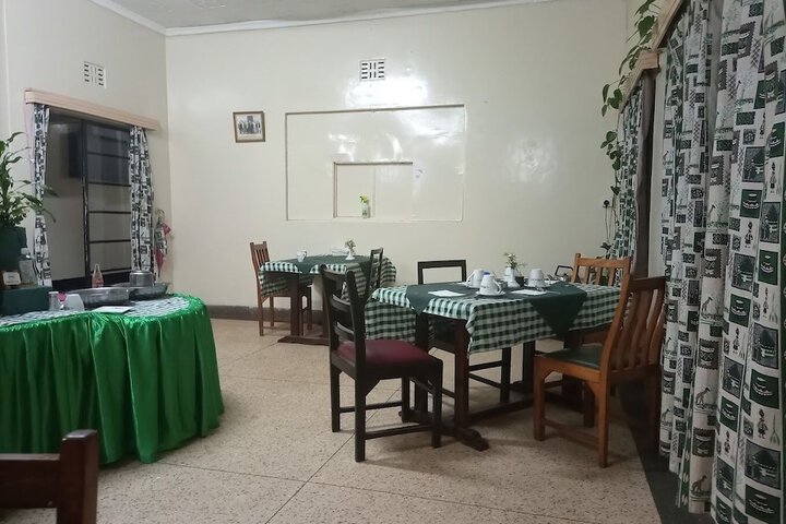 Dining 26 of 58
