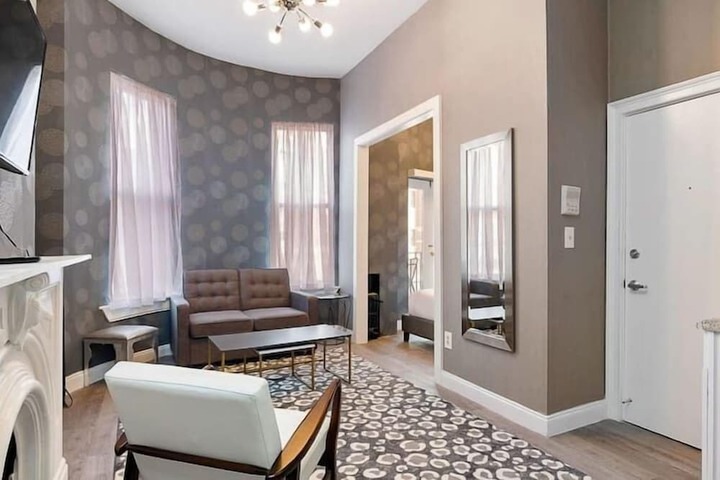 Room 6 of 14