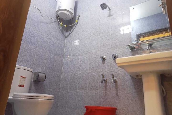 Room 6 of 6