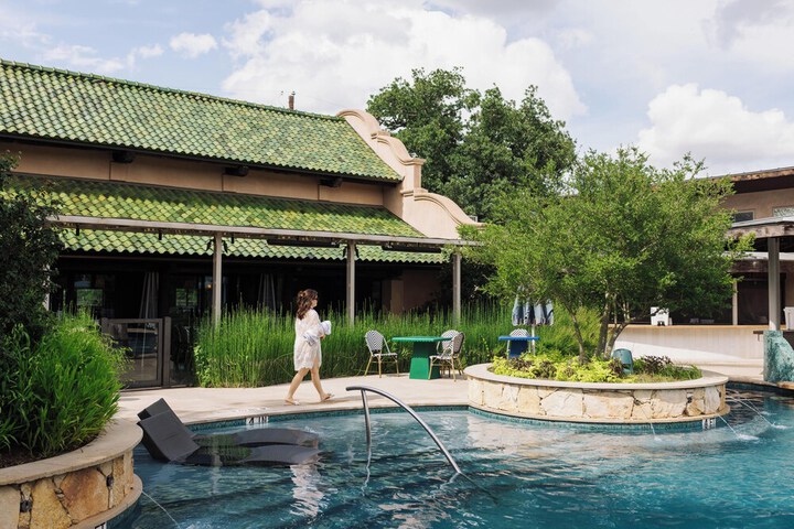 Pool 75 of 128