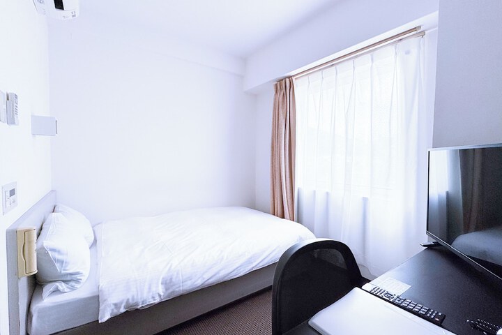 Room 15 of 50