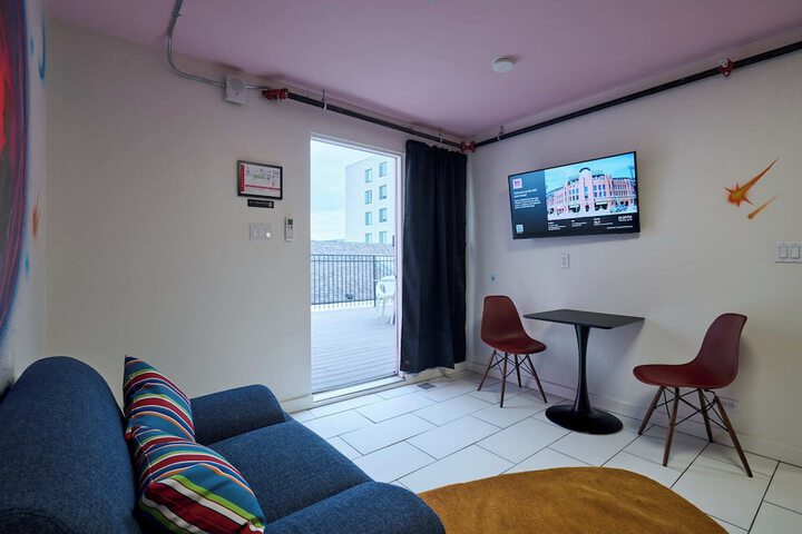 Room 14 of 92