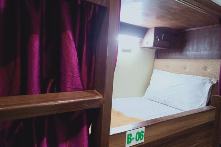 Room 13 of 14
