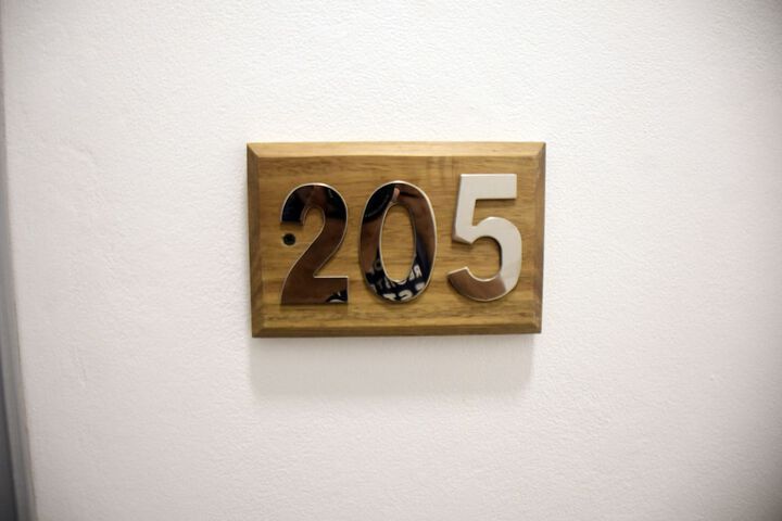 Room 11 of 72