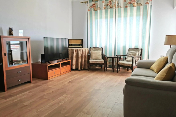 Room 4 of 17