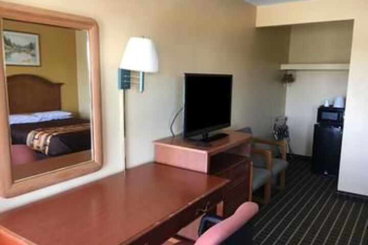 Room 32 of 42