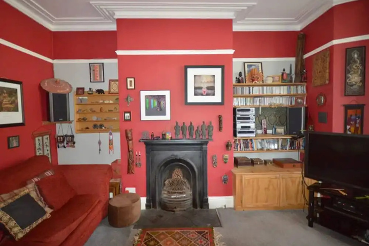 Room 12 of 16