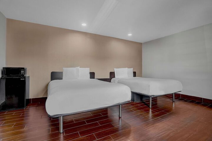 Room 6 of 38