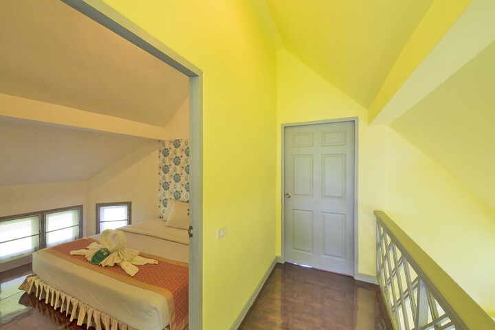 Room 42 of 194