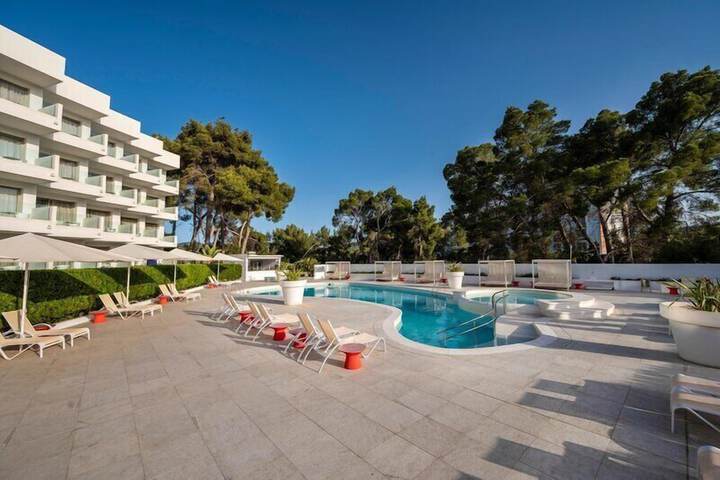 Pool Hotel