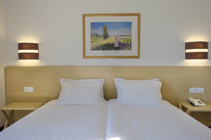 Room 16 of 92